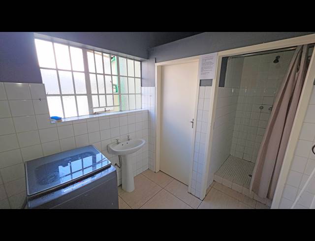 1,234M² BUILDING FOR SALE IN MARTINDALE